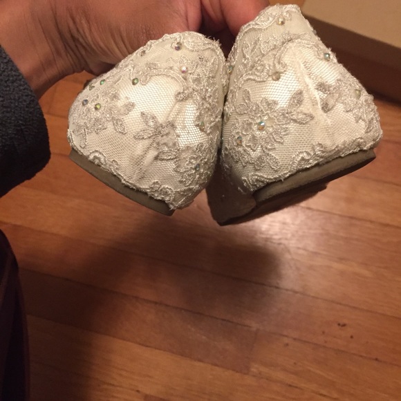 Ivory Lace Flat Custom-Made Bride Shoe - Picture 3 of 5